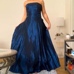 Elegant Blue Strapless Evening Gown